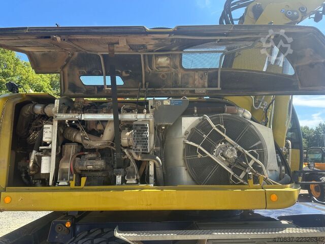 মোবাইল এক্সকাভেটর LIEBHERR A 920 / Oil Quick
