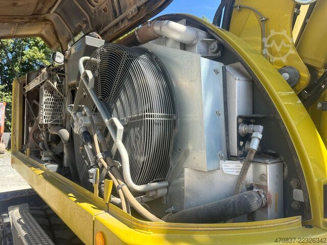 মোবাইল এক্সকাভেটর LIEBHERR A 920 / Oil Quick