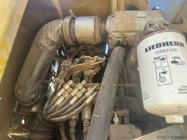 মোবাইল এক্সকাভেটর LIEBHERR A 920 / Oil Quick