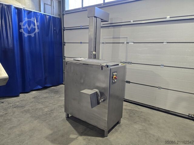 машина для переробки м'яса Risco TR 130