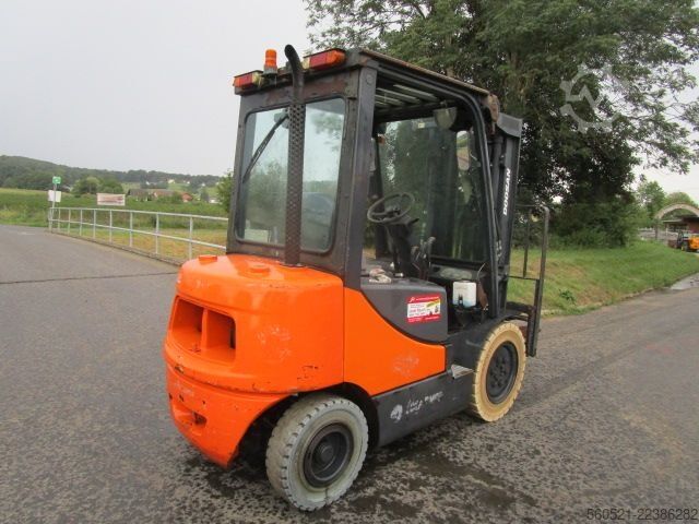 رافعات شوكية ديزل Doosan D25S-5 -Triplex-Freihub 4,75m + Seitenschieber