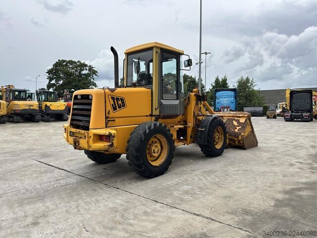 लोडर JCB 411