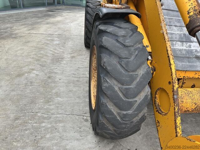 लोडर JCB 411