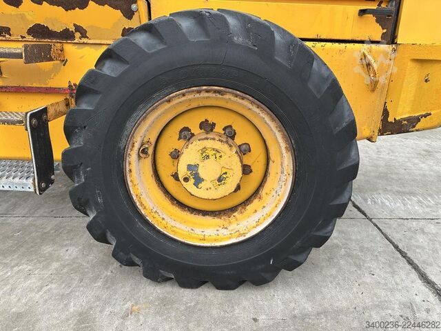 लोडर JCB 411