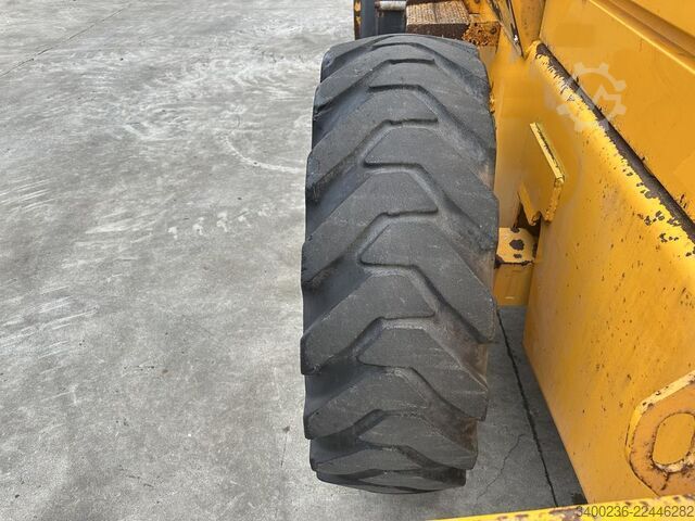 लोडर JCB 411