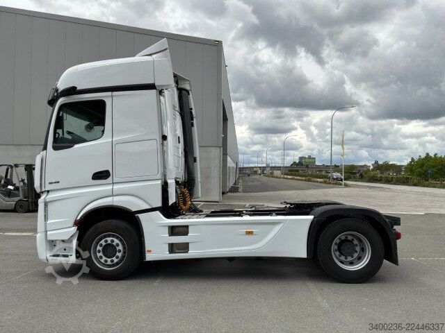 क्रेन ट्रक Mercedes-Benz Actros L 1945