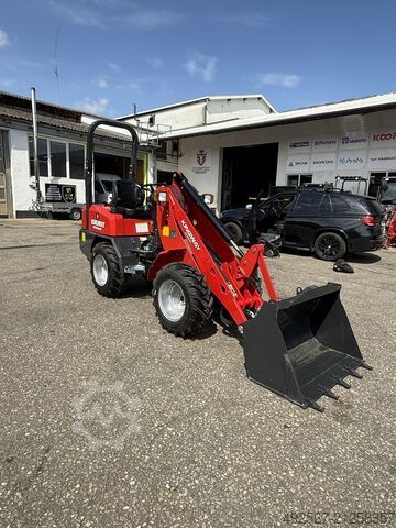 Xe xúc lật KINGWAY H180 KUBOTA - động cơ 4x4 Kingway H180