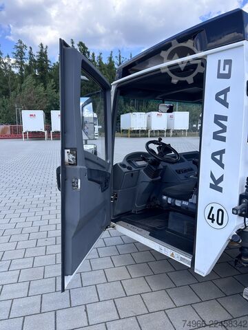 شاحنة ذات هياكل قابلة للتبديل Kamag Rangierfahrzeug/Wiesel 8x zuverkaufen