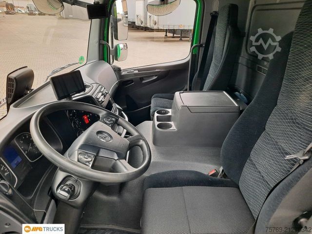 Xe tải thùng kín MERCEDES-BENZ 1624 L Koffer 7,30 m mit Tür + LBW 2t