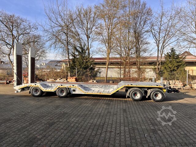 Remolque de plataforma baja Möslein T 4 VB H1 R  neuer 4 Achs Tieflader + Radmulden
