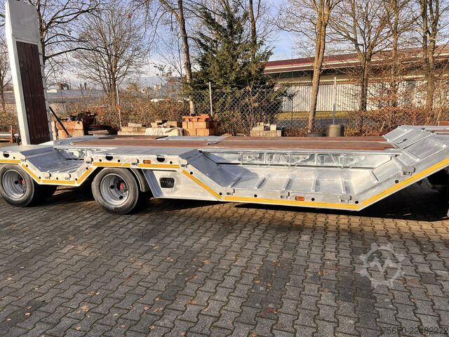 Remolque de plataforma baja Möslein T 4 VB H1 R  neuer 4 Achs Tieflader + Radmulden