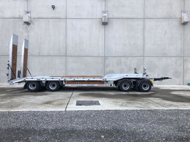 Reboque com plataforma rebaixada Möslein T 4 VB H1  neuer 4 Achs Tieflader hydraulischen Rampen