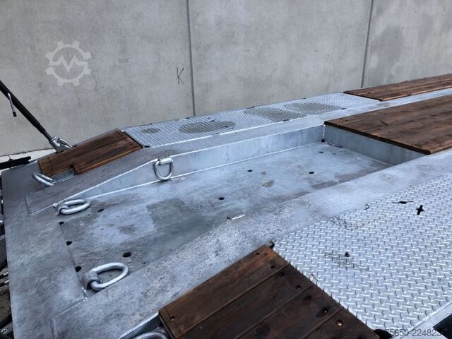 Reboque com plataforma rebaixada Möslein T 4 VB H1  neuer 4 Achs Tieflader hydraulischen Rampen