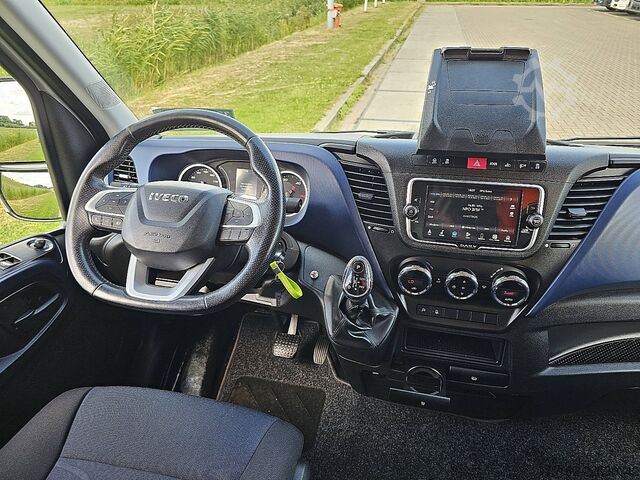 Carrinha de tejadilho alto IVECO DAILY 35 S 18 3.0L AUT. L2H2