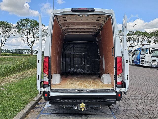Carrinha de tejadilho alto IVECO DAILY 35 S 18 3.0L AUT. L2H2