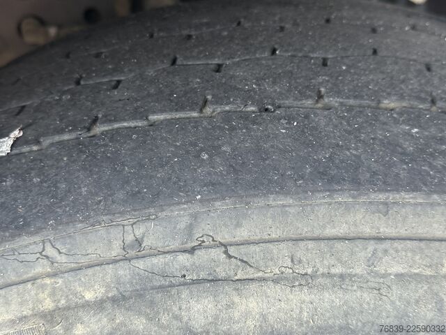 Kamion cisterna Renault Premium 270.19 4 comp