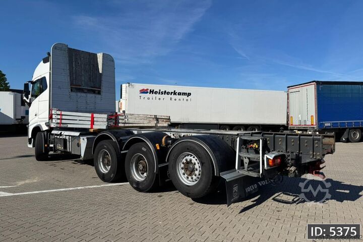 Timber transporter Volvo FH16 750 Globetrotter XL, Euro 6, 8x4 / Hydraul...