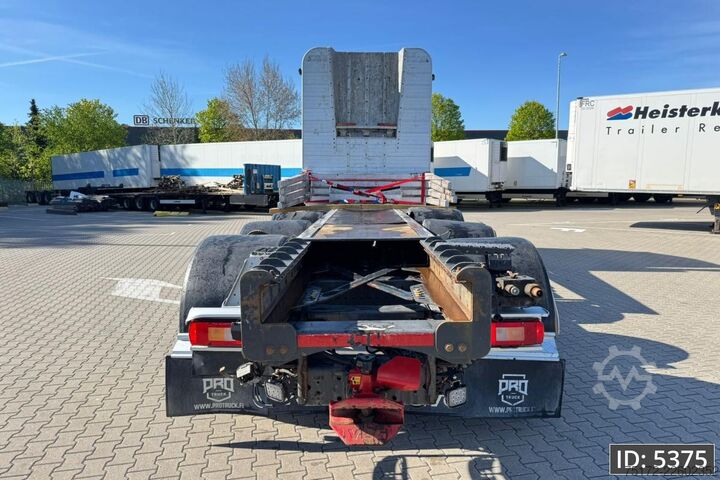 Timber transporter Volvo FH16 750 Globetrotter XL, Euro 6, 8x4 / Hydraul...