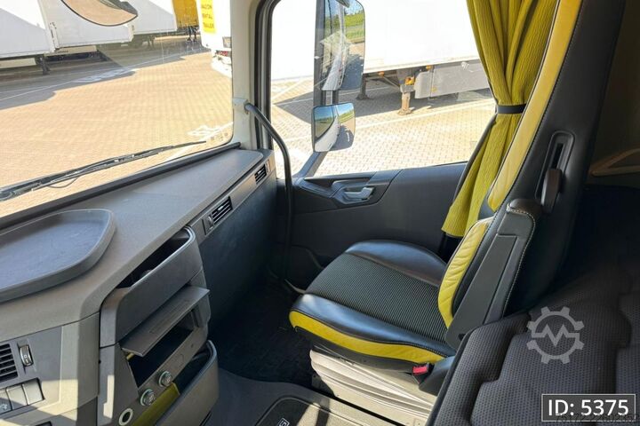 Timber transporter Volvo FH16 750 Globetrotter XL, Euro 6, 8x4 / Hydraul...