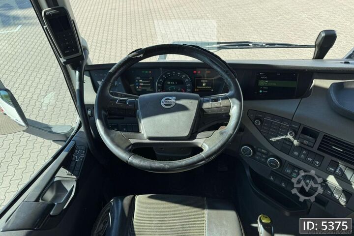 Timber transporter Volvo FH16 750 Globetrotter XL, Euro 6, 8x4 / Hydraul...