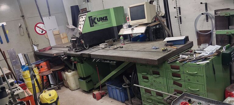 Máquina punzadora y mordisqueadora Stanznibbelmaschine KST 40 / 750