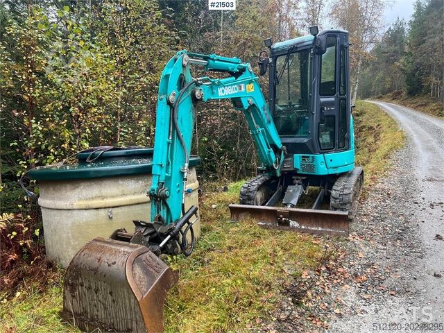 Minigraver Kobelco Sk25SR-6E Excavator w/ sanding bucket, digging buc