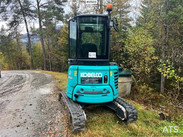Minigraver Kobelco Sk25SR-6E Excavator w/ sanding bucket, digging buc