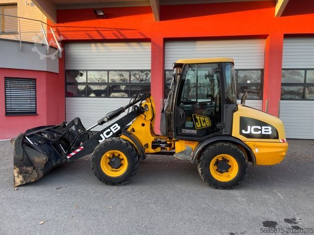 Tekerlekli yükleyici JCB 406