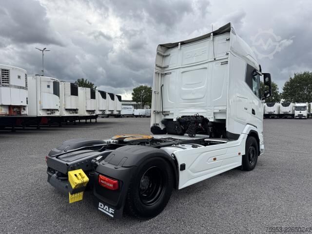 Standart çekici ünitesi DAF XG 530 FT 4x2 Standklima Intarder