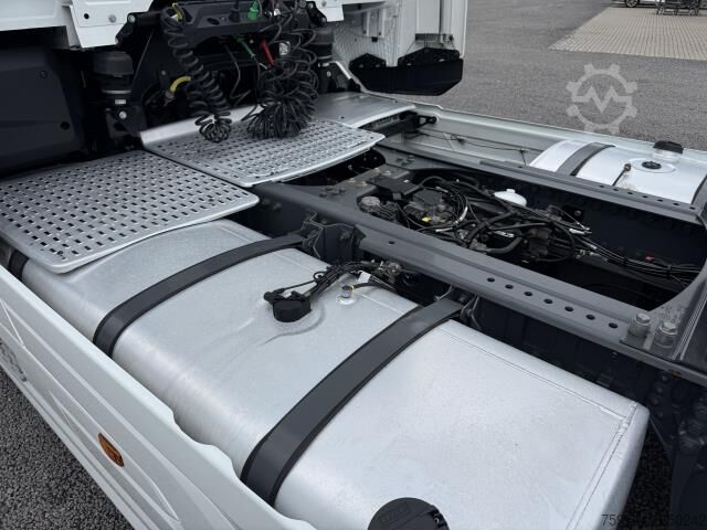Standart çekici ünitesi DAF XG 530 FT 4x2 Standklima Intarder