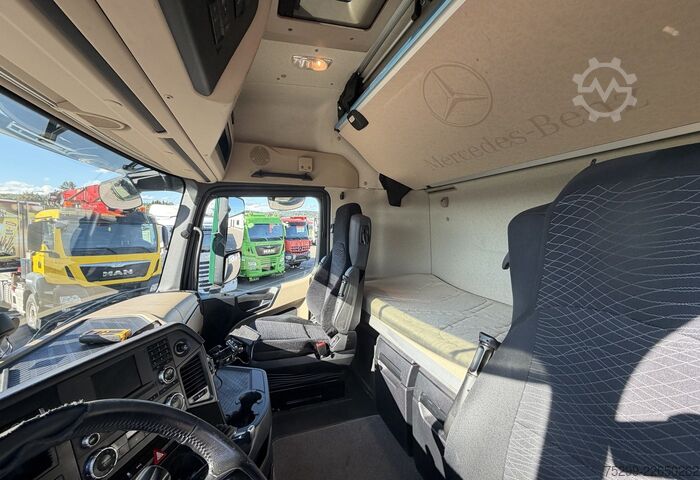 Truk bak datar dengan terpal Mercedes-Benz Actros 1845 4x2 Plane/HB / Swiss-Vehicle