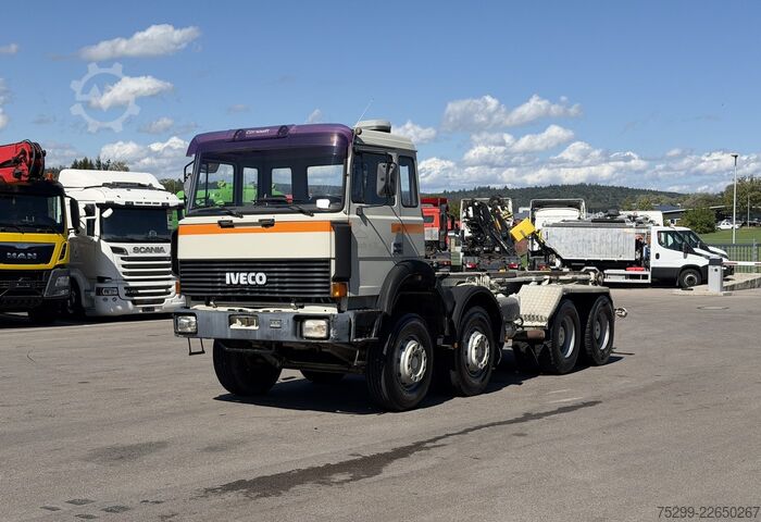 Truk container hook arm (roll-off) Iveco 300-30 AH 8x4 Hakengerät / Swiss-Vehicle