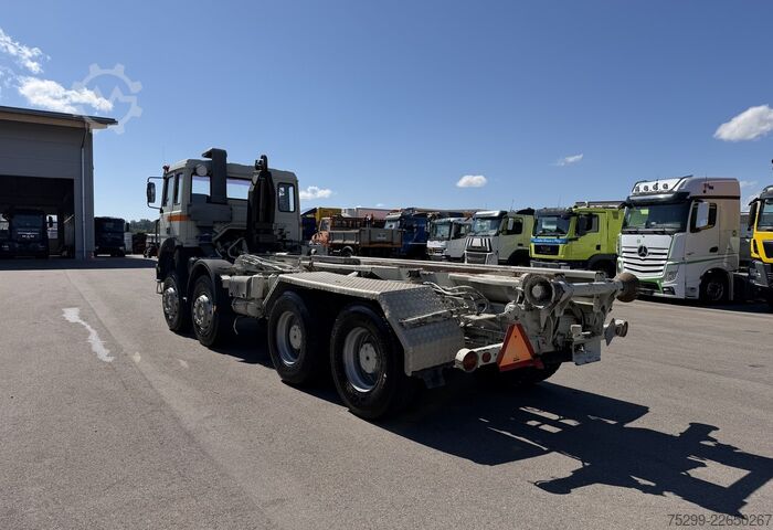 Truk container hook arm (roll-off) Iveco 300-30 AH 8x4 Hakengerät / Swiss-Vehicle