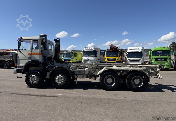 Truk container hook arm (roll-off) Iveco 300-30 AH 8x4 Hakengerät / Swiss-Vehicle