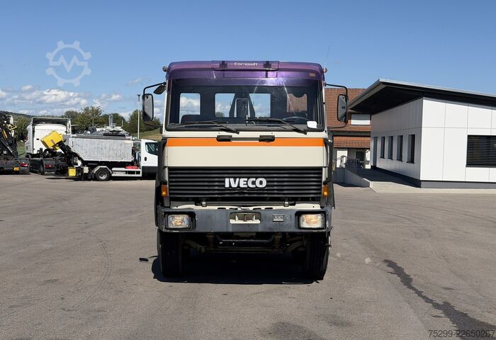 Truk container hook arm (roll-off) Iveco 300-30 AH 8x4 Hakengerät / Swiss-Vehicle