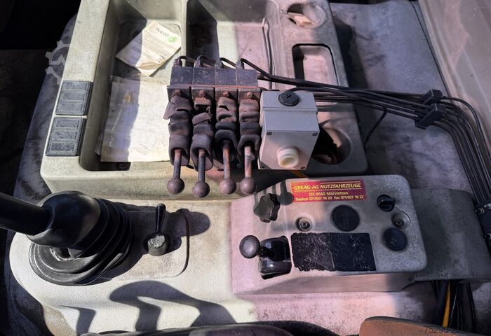 Truk container hook arm (roll-off) Iveco 300-30 AH 8x4 Hakengerät / Swiss-Vehicle