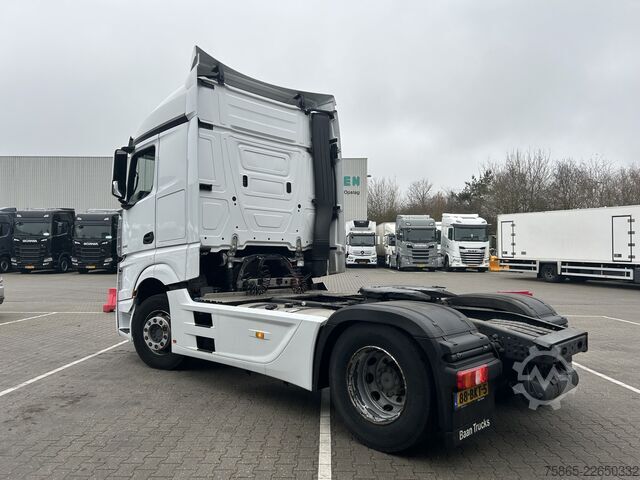 Venjulegur SZM Mercedes-Benz Actros 1840 Streamspace / 583 dkm / Full Spoile...