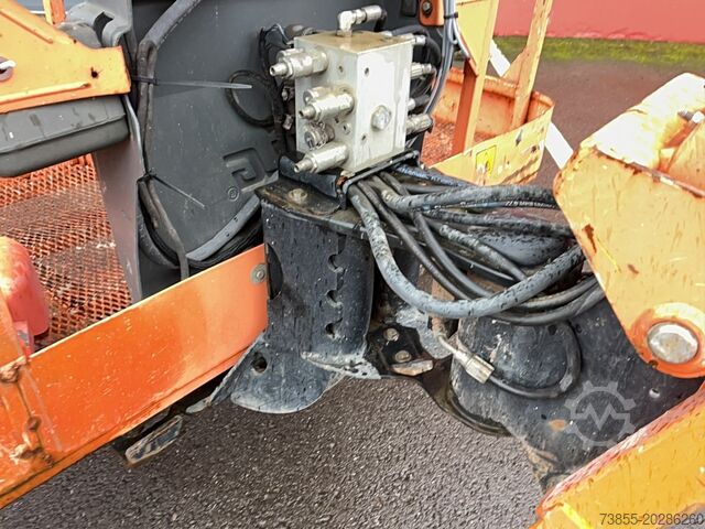 Platformă de lucru articulată JLG 450AJ (16m)