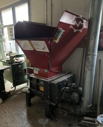 Trituradora de cuatro ejes UNTHA RS30 SB-460