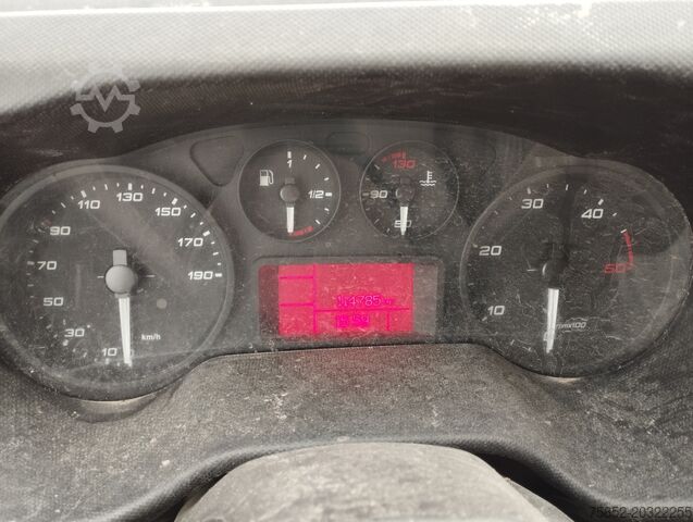 Transporter with suitcase Iveco Daily 35S12 Kipper Doppelkabine Klima