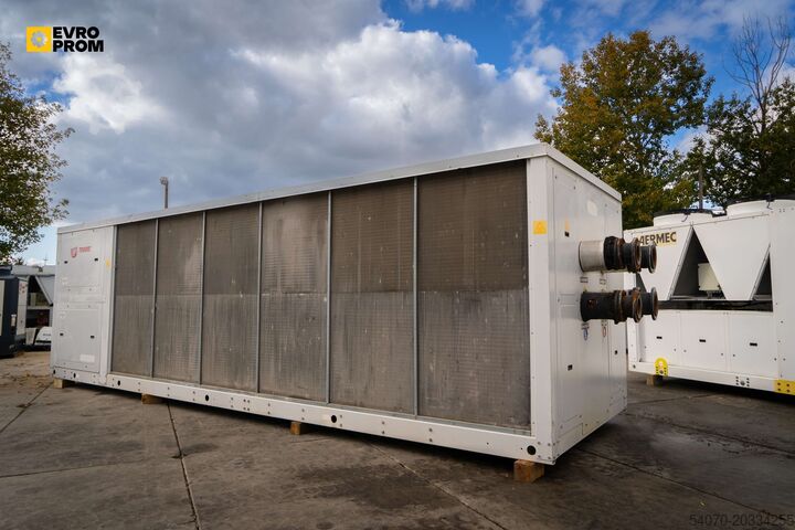 αντλία ψύξης/θερμότητας Used Aircooled chiller TRANE RTMA170 594.2 kW / 675.7 kW  2016 yom