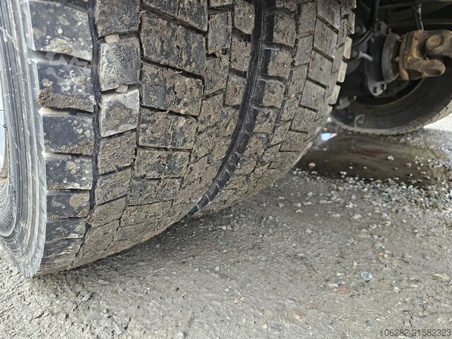 Samochód ciężarowy typu furgon Volvo FL 240 4x2 14Tons Hebebühne Blatt/Luft