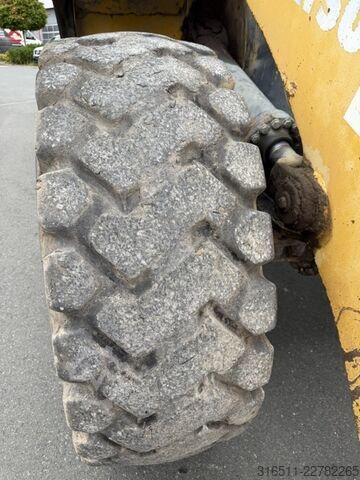 로더 Komatsu WA320-5
