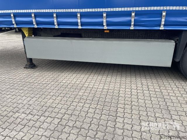 Открытый полуприцеп с тентом Schmitz Cargobull Curtainsider Standard Getränke