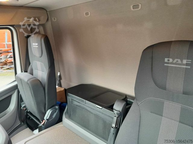 Samochód do przewozu napojów DAF XD 370 Fa Swing-Board-Aufbau