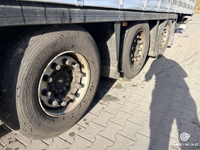 Auflieger mit Pritsche & Plane SCHMITZ CARGOBULL Curtainsider Mega XL lifting/sliding roof