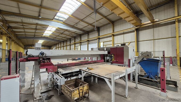 Högpresterande automatisk bandsåg BEHRINGER HBM 440 A