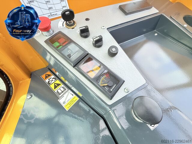 Vierwegestapler Combilift C4000 GAS DUPLEX 5500MM POSITIONER
