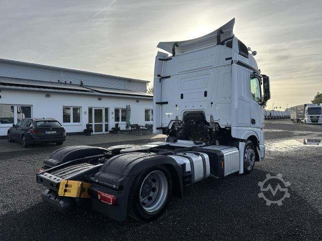 Volume tractor unit Mercedes-Benz 1853 LSNRL Actros BigSpace Retarder Lowliner