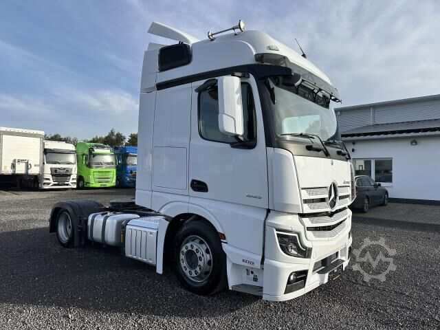 Volume tractor unit Mercedes-Benz 1853 LSNRL Actros BigSpace Retarder Lowliner